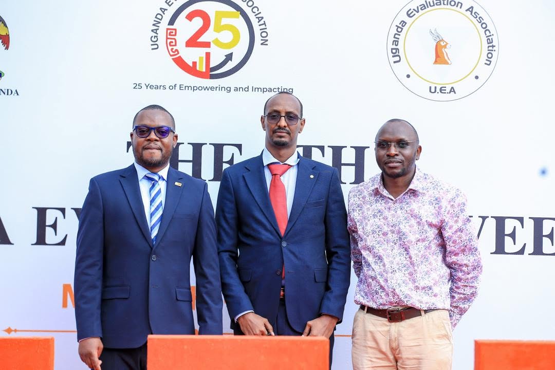 SOMES President with Dr. Takunda Chirau, Director of CLEAR-AA, and his team at the 9th Uganda Evaluation Conference